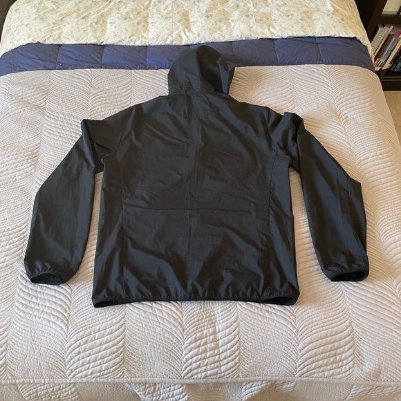 UNIQLO Lightweight Jacket Black Size Medium - Picture 9 of 10
